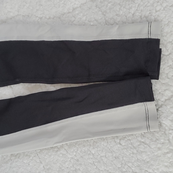 9. Beyond Yoga To The Frame High Waisted Leggings Black - Picture 7 of 14